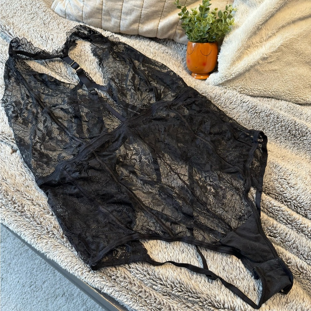 Torrid black Lace and strappy teddy